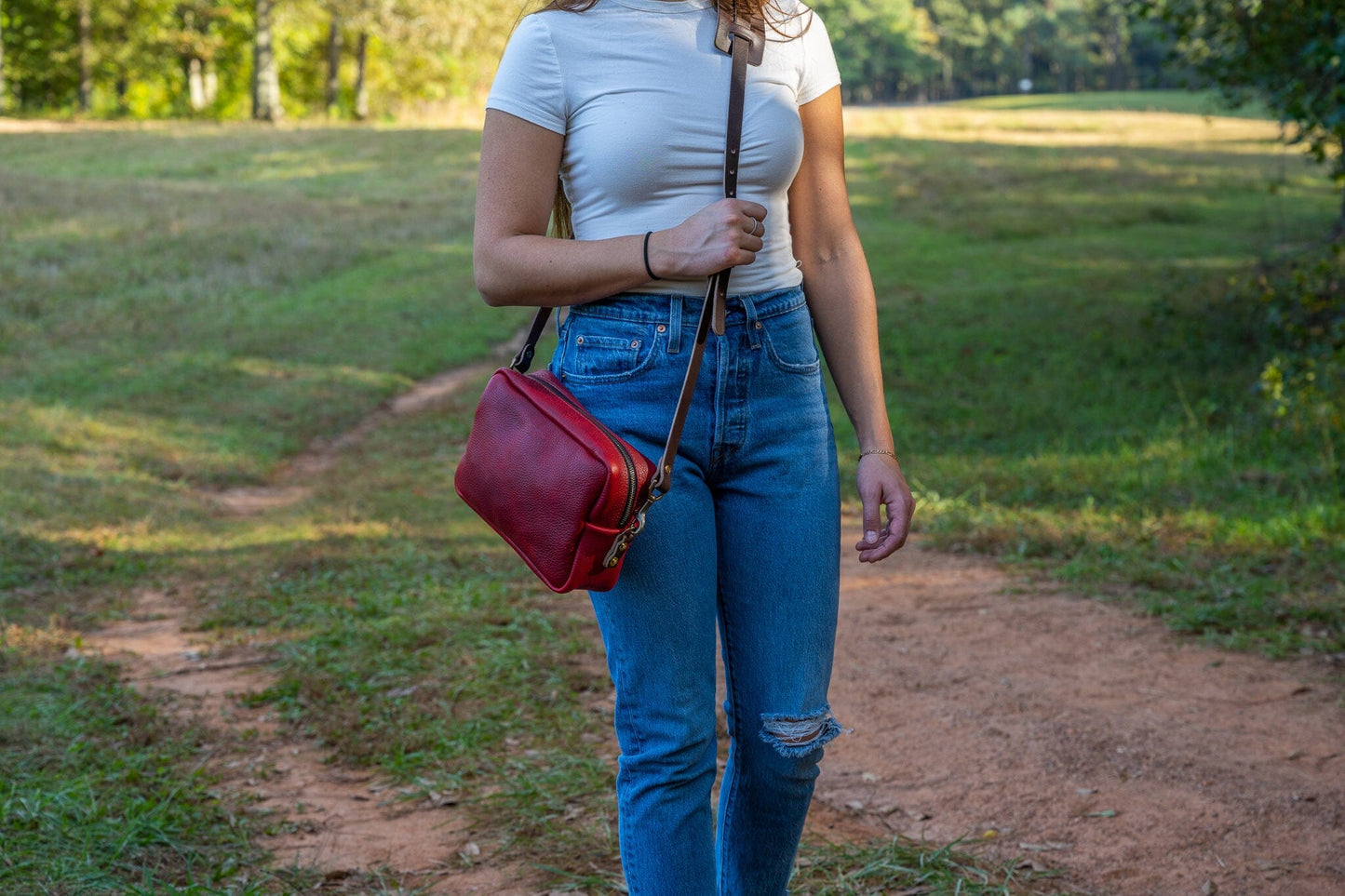 SARAH LEATHER CROSSBODY - CRANBERRY