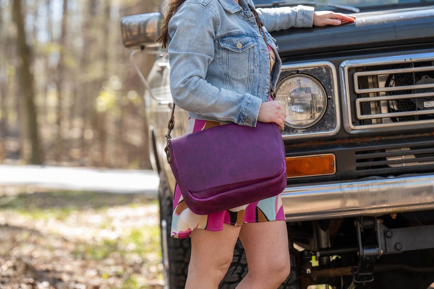 KINDLE LEATHER SATCHEL - GRAPE BISON