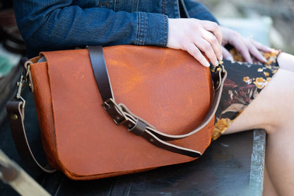 KINDLE LEATHER SATCHEL - TANGERINE BISON