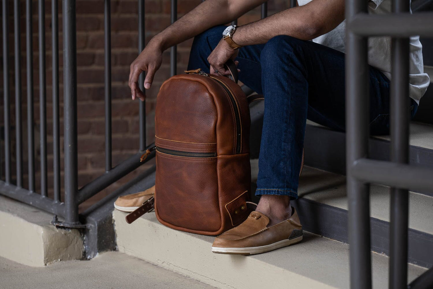 CLASSIC ZIPPERED LEATHER BACKPACK