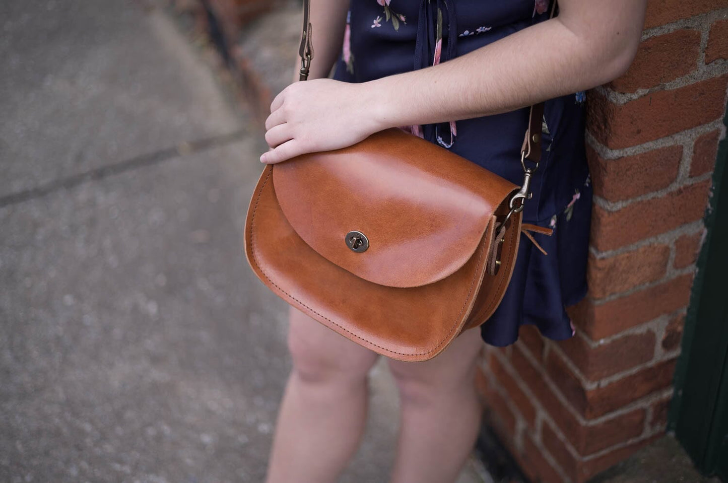 VIVIAN SATCHEL LEATHER CROSSBODY - CARAMEL