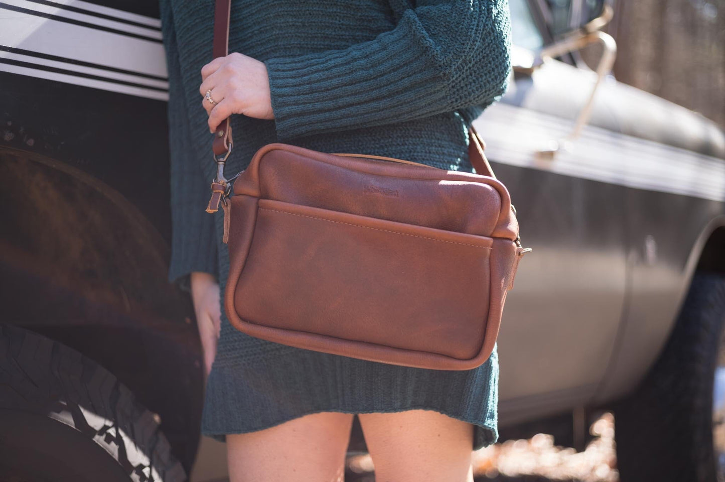 SARAH LEATHER CROSSBODY - MEDIUM - PINE GREEN BISON