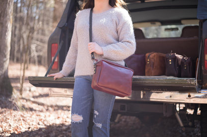 SARAH LEATHER CROSSBODY - MEDIUM - OXBLOOD