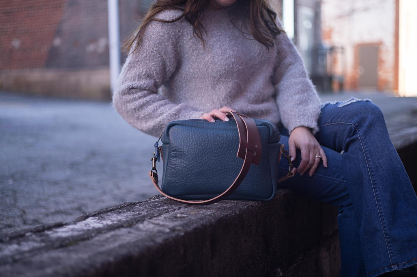 SARAH LEATHER CROSSBODY - MEDIUM - SMOKEY BLUE