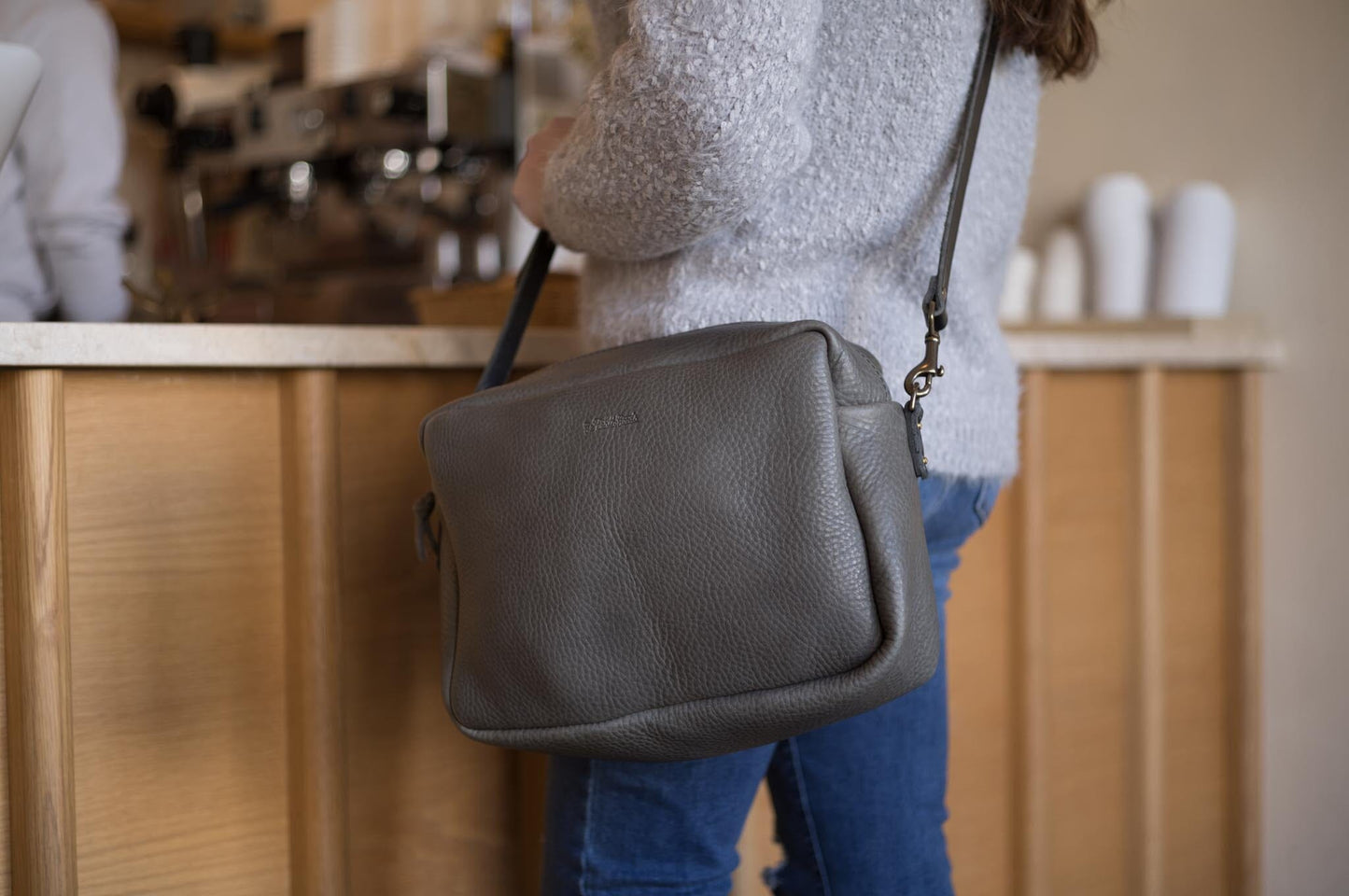 SARAH LEATHER CROSSBODY - LARGE - LEAD GRAY