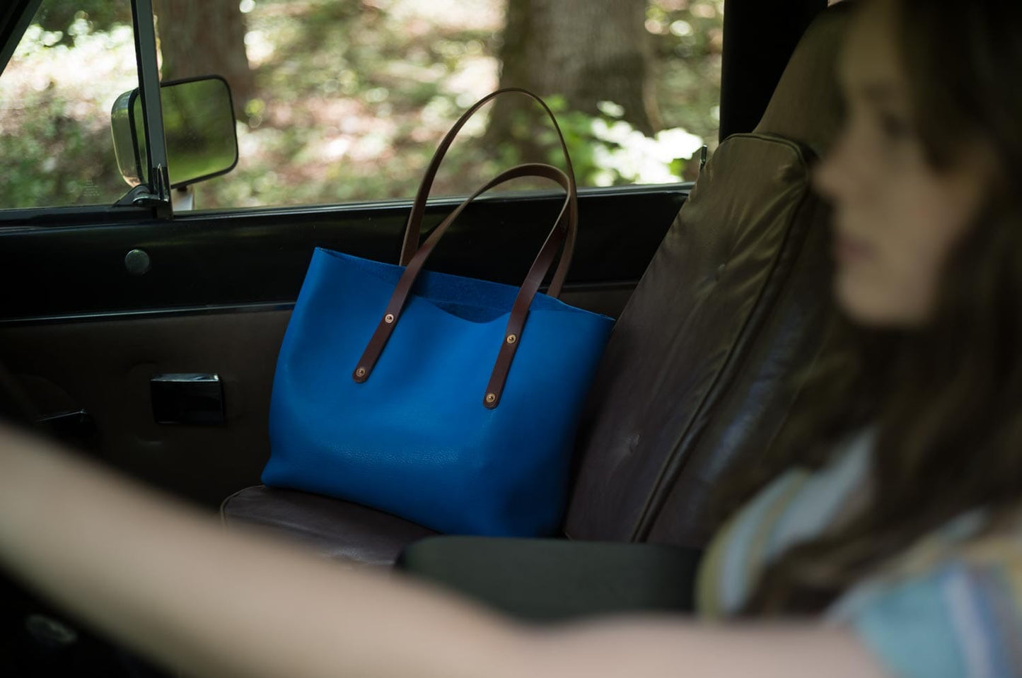 AVERY LEATHER TOTE BAG - MEDIUM - OCEAN BLUE