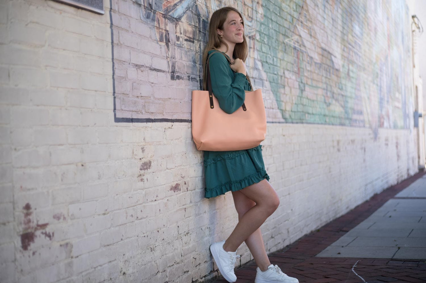 AVERY LEATHER TOTE BAG - LARGE - PEACH FUZZ