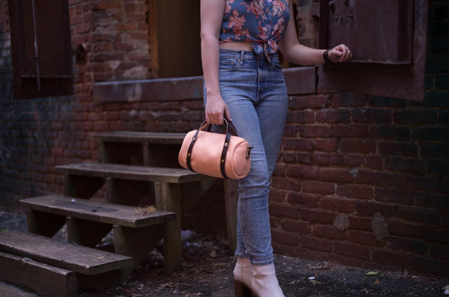 JANE LEATHER CROSSBODY - SMALL - PEACH FUZZ