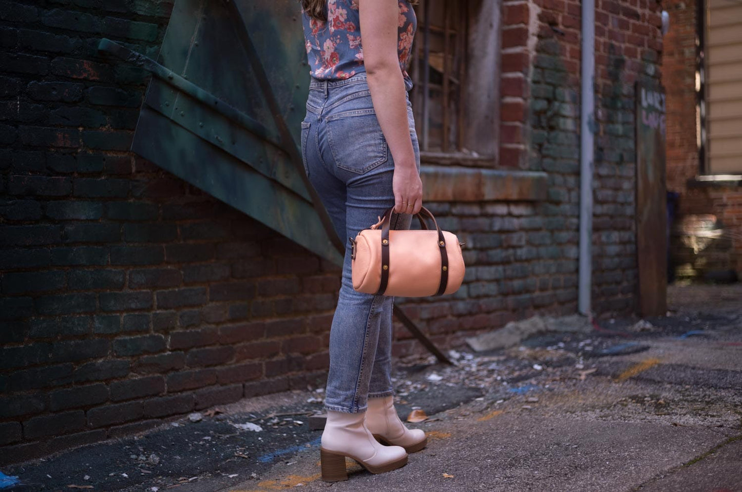 JANE LEATHER CROSSBODY - SMALL - PEACH FUZZ