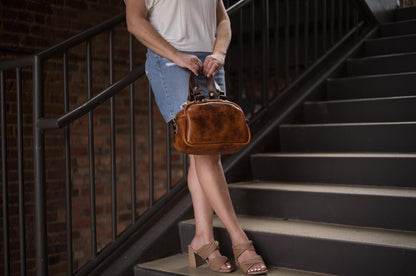 HOFFMAN LEATHER CROSSBODY BAG - MINI - PEANUT BISON