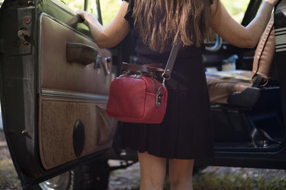 HOFFMAN LEATHER CROSSBODY BAG - MINI - CRANBERRY