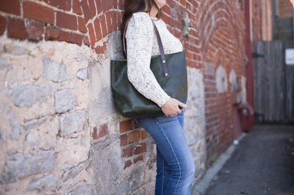 AVERY LEATHER TOTE BAG - MEDIUM - JADE BISON