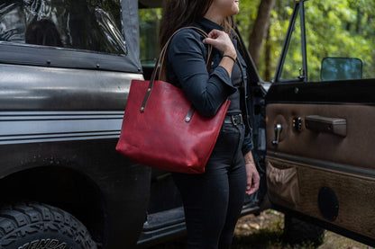 AVERY LEATHER TOTE BAG - SMALL - CRANBERRY