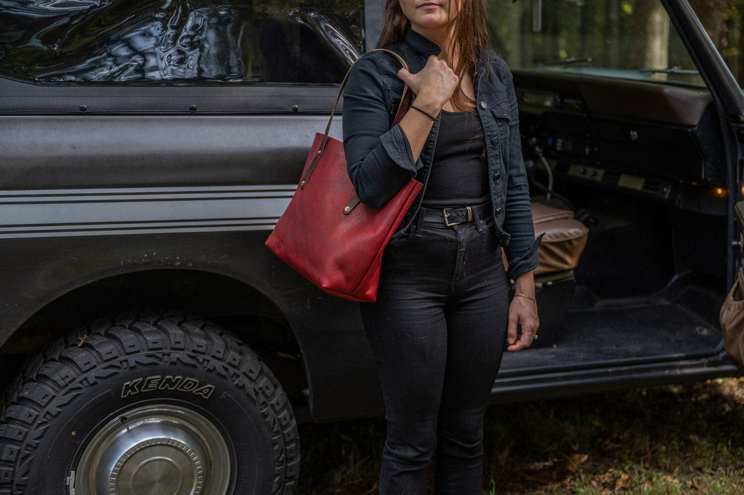 AVERY LEATHER TOTE BAG - MEDIUM - CRANBERRY