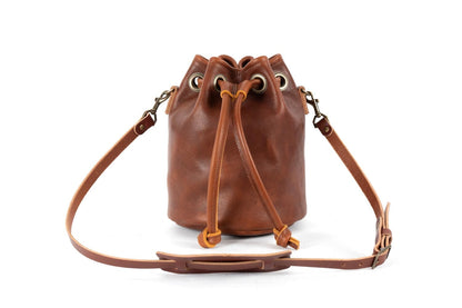 LEATHER BUCKET BAG - MEDIUM - CHERRY BISON