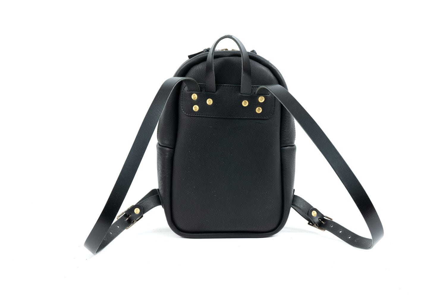 Go online Forth Goods Medium Classic Zippered leather backpack