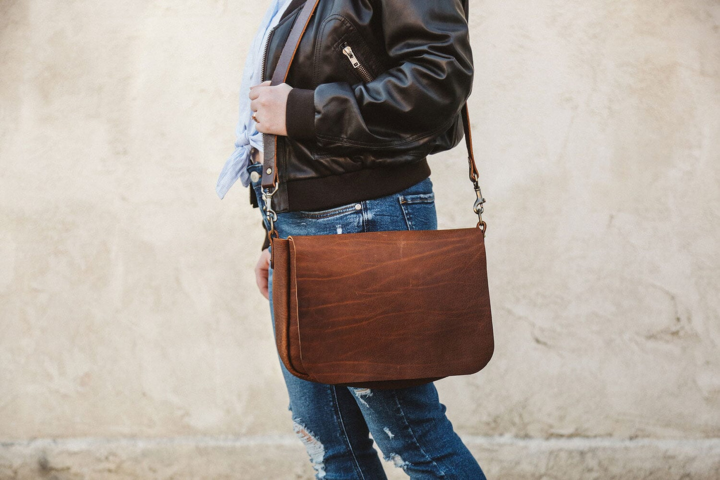 KINDLE LEATHER SATCHEL - WHISKY BISON