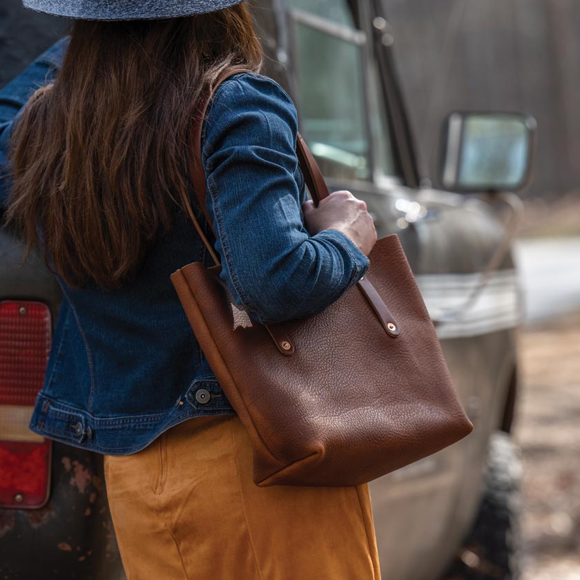 Offers Go Forth Goods Small Leather Avery Saddle Tote