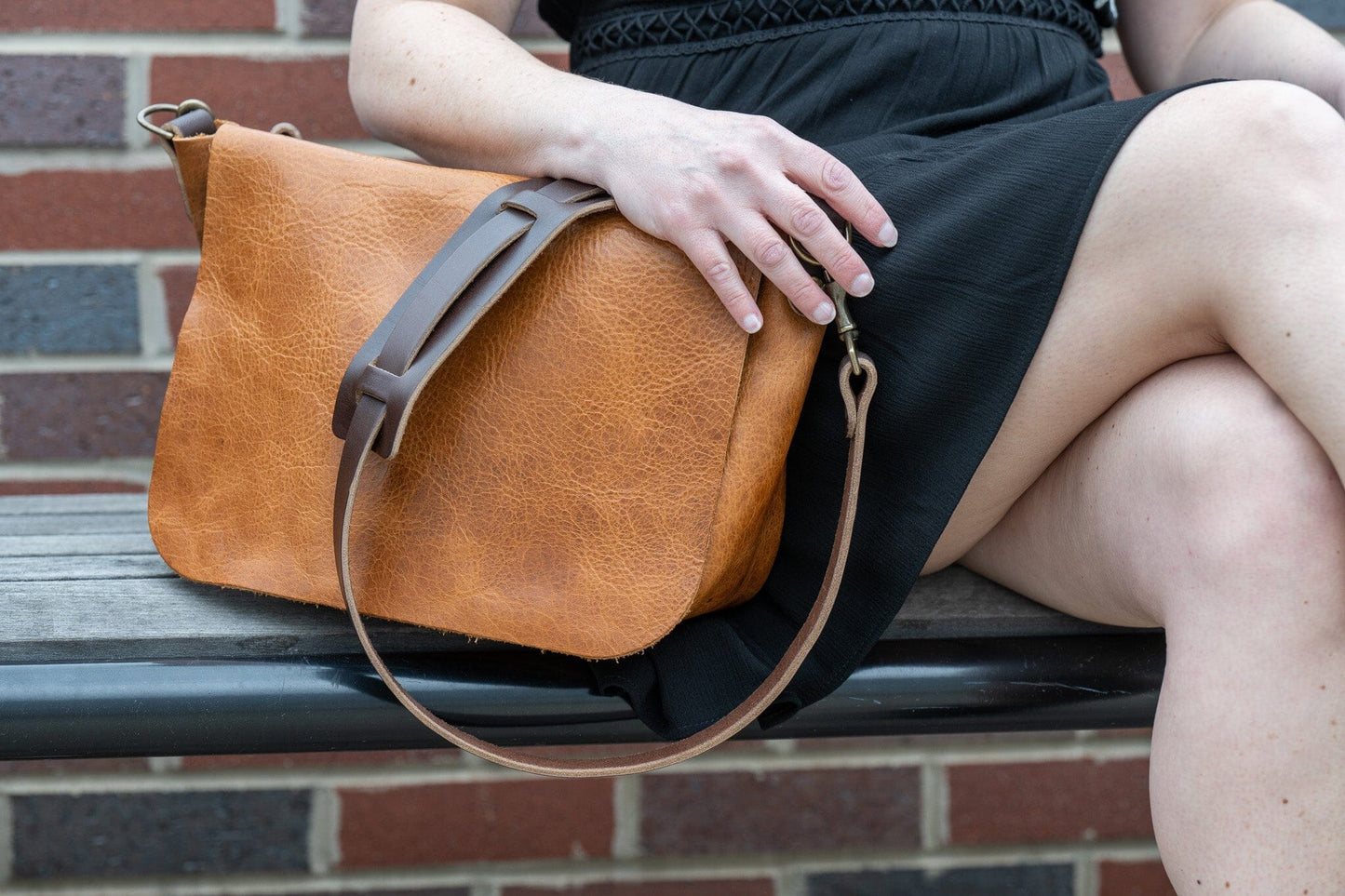 KINDLE LEATHER SATCHEL - PEANUT BISON