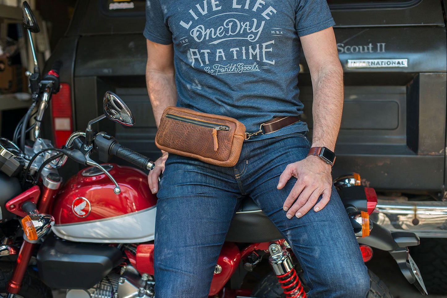 LEATHER FANNY PACK / LEATHER WAIST BAG - SADDLE